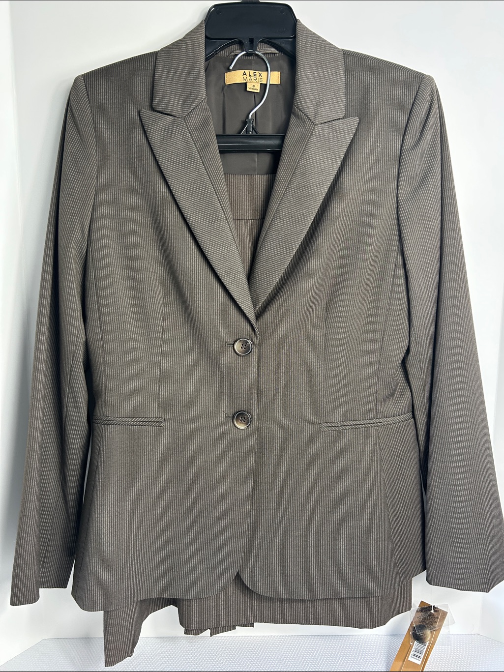 Alex Marie Women’s Size 8 2 Piece Suit Blazer Skirt Brown Ivory Designer Set